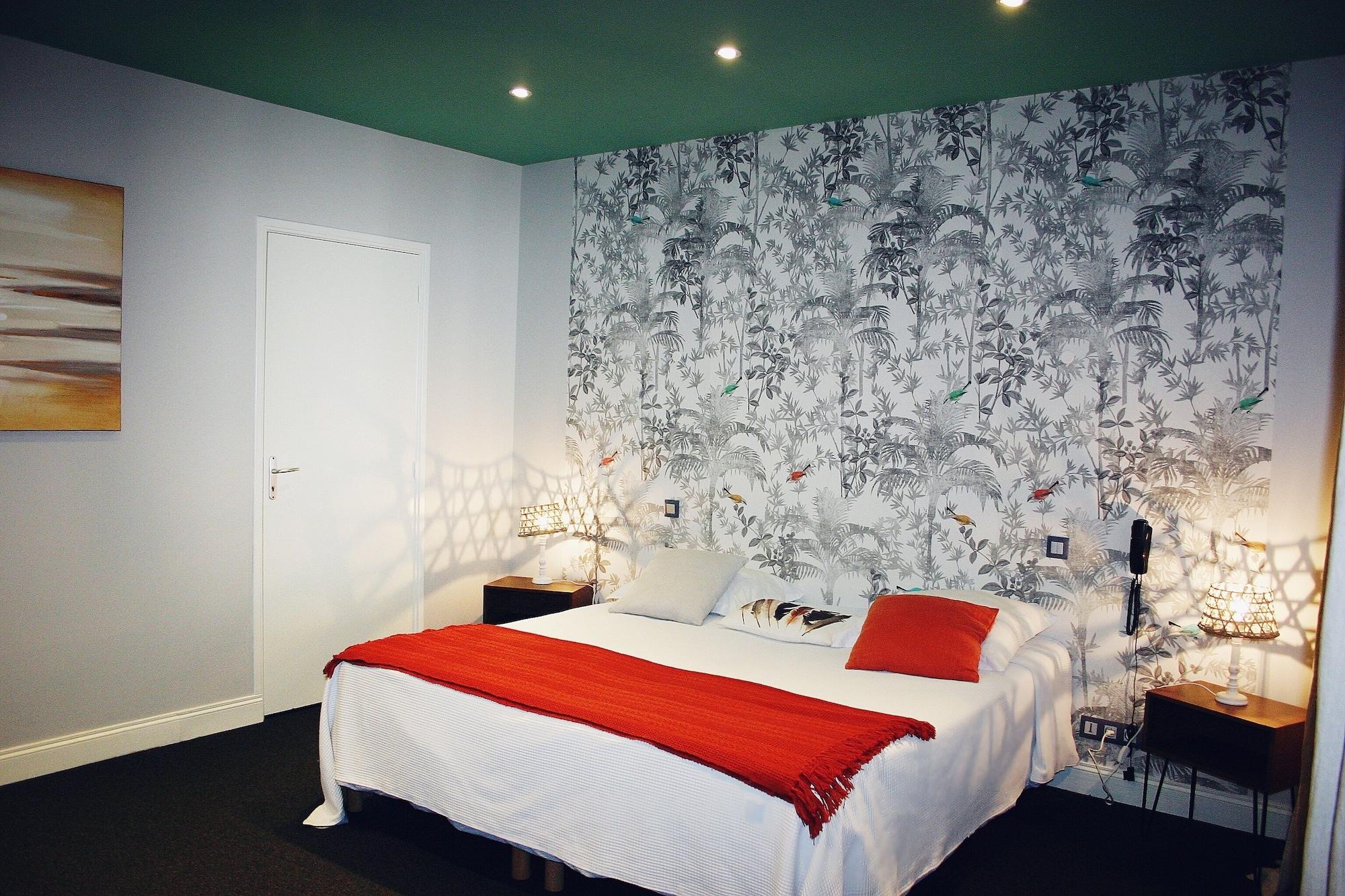 Hotel The Originals Boutique, La Colonne De Bronze, 3*