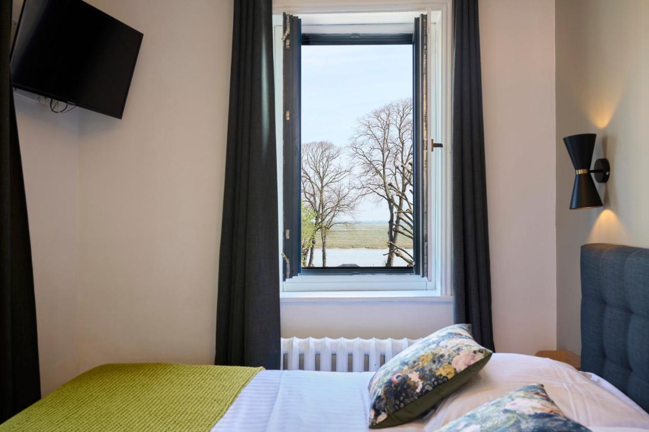 Hotel The Originals Boutique, La Colonne De Bronze,