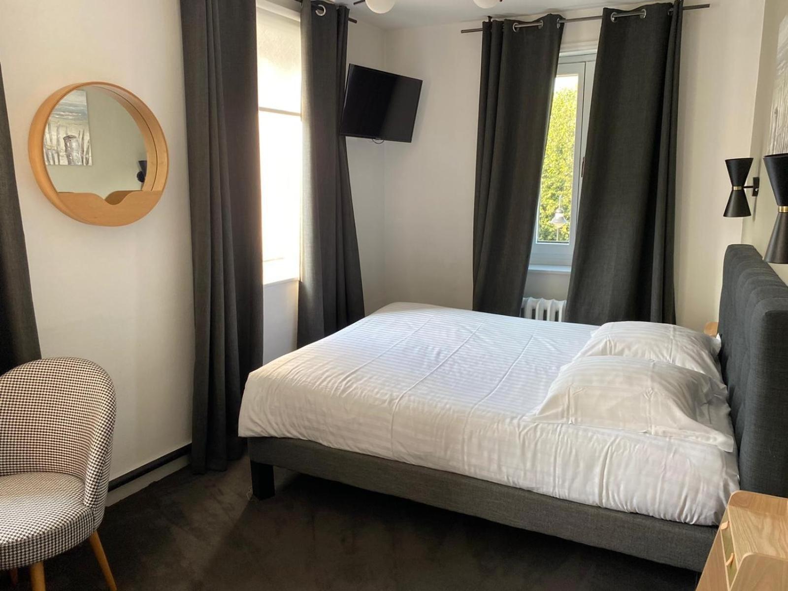 Hotel The Originals Boutique, La Colonne De Bronze,